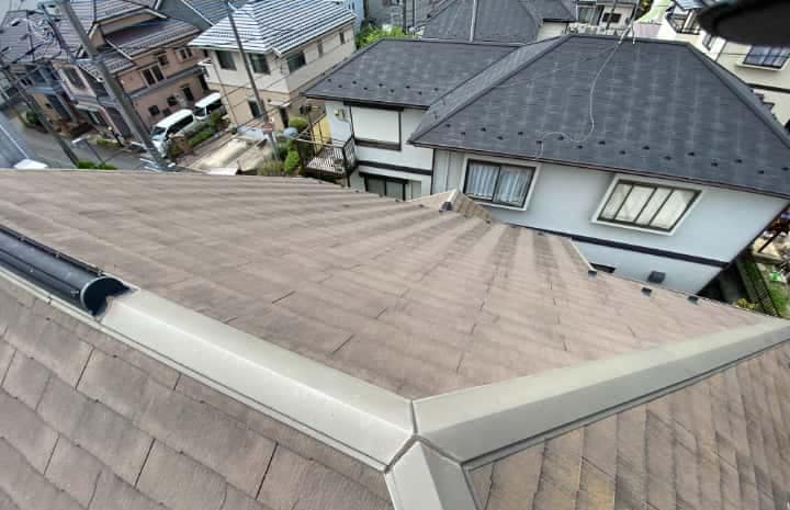 飛び込み屋根修理業者で火災保険詐欺共犯に?棟板金を指摘する悪徳業者の手口