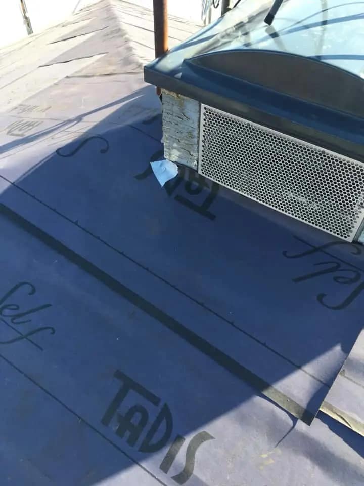 施工中の様子|CHIKAZAWA|所沢市、狭山市、川越市、東村山市の地域密着型施工会社|外壁工事、屋根工事、塗装工事、雨樋工事、内装工事を中心とした施工・修理・修繕が得意な職人集団です!所沢市、狭山市、川越市、東村山市のお客様とお客様の住まいについて一緒に考えるアットホームな施工会社です。