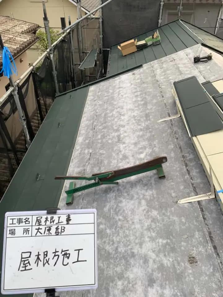 施工中の様子|CHIKAZAWA|所沢市、狭山市、川越市、東村山市の地域密着型施工会社|外壁工事、屋根工事、塗装工事、雨樋工事、内装工事を中心とした施工・修理・修繕が得意な職人集団です!所沢市、狭山市、川越市、東村山市のお客様とお客様の住まいについて一緒に考えるアットホームな施工会社です。