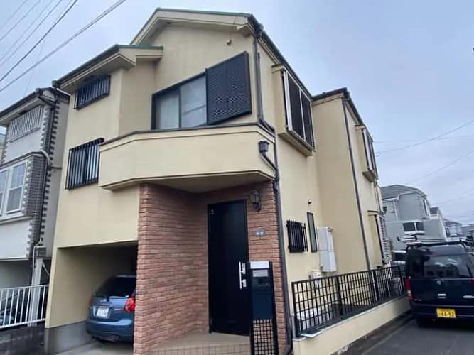 屋根から室内への暑さを塗装で軽減!|東久留米市の例 - 久留米市の雨樋修理、屋根修理、外壁塗装の修理・リフォーム専門業者選びなら|塗装工事の費用相場、施工事例もご紹介!01|屋根塗装工事|外壁塗装工事|CHIKAZAWA|所沢市、狭山市、川越市、東村山市の地域密着型施工会社|外壁工事、屋根工事、塗装工事、雨樋工事、内装工事を中心とした施工が得意な職人集団です!所沢市、狭山市、川越市、東村山市のお客様とお客様の住まいについて一緒に考えるアットホームな施工会社です。