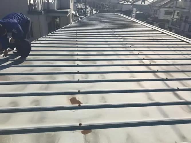 狭山市|散水調査による雨漏り修繕工事|CHIKAZAWA|所沢市、狭山市、川越市、東村山市の地域密着型施工会社|外壁工事、屋根工事、塗装工事、雨樋工事、内装工事を中心とした施工が得意な職人集団です!所沢市、狭山市、川越市、東村山市のお客様とお客様の住まいについて一緒に考えるアットホームな施工会社です。