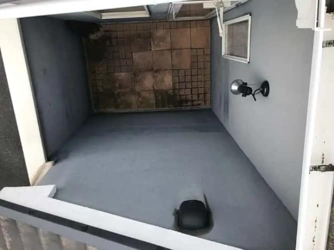 雨漏りの原因を高圧洗浄で特定|富士見市の例 - 狭山市の雨樋修理、屋根修理、外壁塗装の修理・リフォーム専門業者選びなら|塗装工事の費用相場、施工事例もご紹介!01|屋根塗装工事|外壁塗装工事|CHIKAZAWA|所沢市、狭山市、川越市、東村山市の地域密着型施工会社|外壁工事、屋根工事、塗装工事、雨樋工事、内装工事を中心とした施工が得意な職人集団です!所沢市、狭山市、川越市、東村山市のお客様とお客様の住まいについて一緒に考えるアットホームな施工会社です。