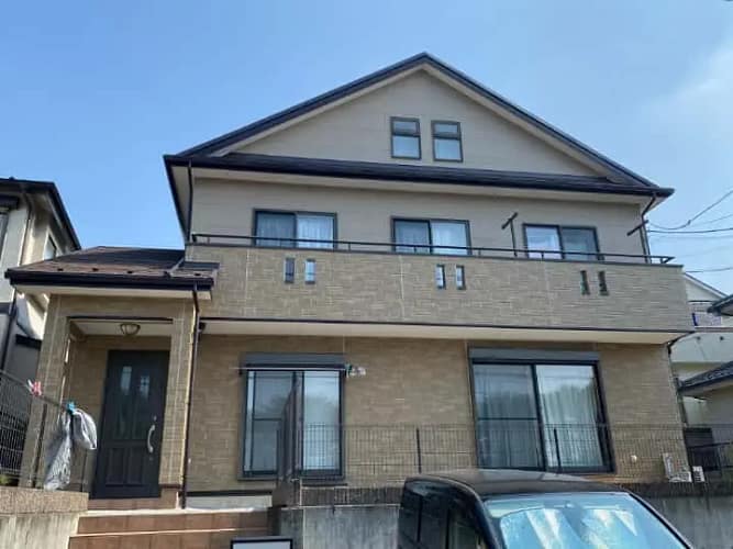 所沢市|屋根のひび割れにカバー工法で対処!外装修繕工事|塗装工事の費用相場、施工事例もご紹介!01|屋根塗装工事|外壁塗装工事|CHIKAZAWA|所沢市、狭山市、川越市、東村山市の地域密着型施工会社|外壁工事、屋根工事、塗装工事、雨樋工事、内装工事を中心とした施工が得意な職人集団です!所沢市、狭山市、川越市、東村山市のお客様とお客様の住まいについて一緒に考えるアットホームな施工会社です。