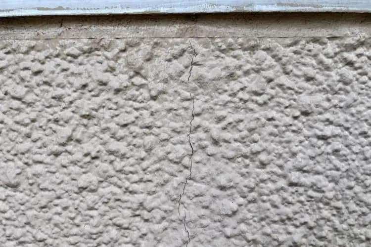 富士見市|DIYで部分・一面塗装は可能?費用削減方法や外壁塗装を業者に依頼する場合のポイント03|外壁塗装工事|外壁修理工事|屋根塗装工事|外壁工事|屋根工事|CHIKAZAWA|所沢市、狭山市、川越市、東村山市の地域密着型施工会社|外壁工事、屋根工事、塗装工事、雨樋工事、内装工事を中心とした施工が得意な職人集団です!所沢市、狭山市、川越市、東村山市のお客様とお客様の住まいについて一緒に考えるアットホームな施工会社です。