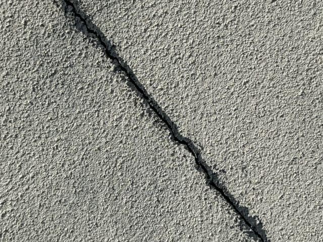 汚れが目立ちやすいリシン吹き付け