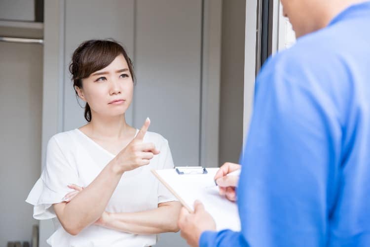 富士見市|突然の“無料点検”にご注意|富士見市の住宅防衛マニュアル02|埼玉県|屋根工事|雨漏り工事|外壁工事|屋根|外壁|CHIKAZAWA|富士見市、狭山市、川越市、東村山市の地域密着型施工会社|外壁工事、屋根工事、塗装工事、雨樋工事、内装工事を中心とした施工が得意な職人集団です!富士見市、狭山市、川越市、東村山市のお客様とお客様の住まいについて一緒に考えるアットホームな施工会社です。