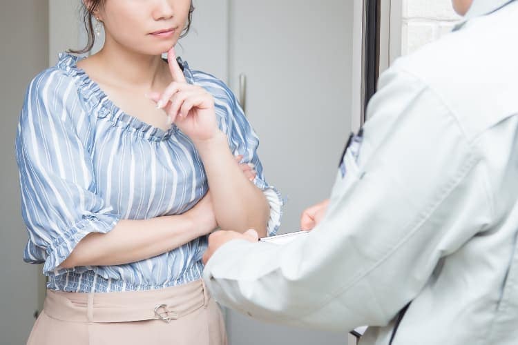 志木市|志木市で増加する訪問販売・点検商法の最新手口とその対策02|埼玉県|屋根工事|雨漏り工事|外壁工事|屋根|外壁|CHIKAZAWA|志木市、狭山市、川越市、東村山市の地域密着型施工会社|外壁工事、屋根工事、塗装工事、雨樋工事、内装工事を中心とした施工が得意な職人集団です!志木市、狭山市、川越市、東村山市のお客様とお客様の住まいについて一緒に考えるアットホームな施工会社です。