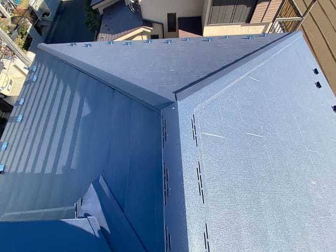 軽量屋根瓦「ルーガ鉄平」による屋根改修工事|東久留米市の施工例
