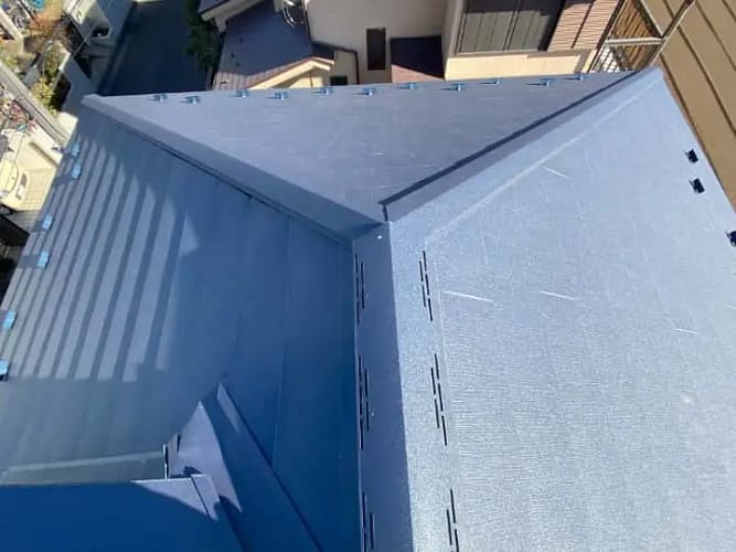 東久留米市|新素材!軽量屋根瓦「ルーガ鉄平」による屋根改修工事|塗装工事の費用相場、施工事例もご紹介!01|屋根塗装工事|外壁塗装工事|CHIKAZAWA|所沢市、狭山市、川越市、東村山市の地域密着型施工会社|外壁工事、屋根工事、塗装工事、雨樋工事、内装工事を中心とした施工が得意な職人集団です!所沢市、狭山市、川越市、東村山市のお客様とお客様の住まいについて一緒に考えるアットホームな施工会社です。