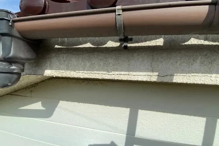 所沢市|雨樋修理の費用相場やメンテナンス方法とは?火災保険適用方法や所沢市での施工事例を紹介!02|雨樋|CHIKAZAWA|所沢市、狭山市、川越市、東村山市の地域密着型施工会社|外壁工事、屋根工事、塗装工事、雨樋工事、内装工事を中心とした施工が得意な職人集団です!所沢市、狭山市、川越市、東村山市のお客様とお客様の住まいについて一緒に考えるアットホームな施工会社です。