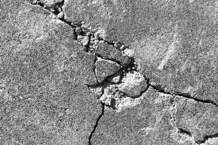 ふじみ野市|DIYで部分・一面塗装は可能?費用削減方法や外壁塗装を業者に依頼する場合のポイント05|外壁塗装工事|外壁修理工事|屋根塗装工事|外壁工事|屋根工事|CHIKAZAWA|所沢市、狭山市、川越市、東村山市の地域密着型施工会社|外壁工事、屋根工事、塗装工事、雨樋工事、内装工事を中心とした施工が得意な職人集団です!所沢市、狭山市、川越市、東村山市のお客様とお客様の住まいについて一緒に考えるアットホームな施工会社です。