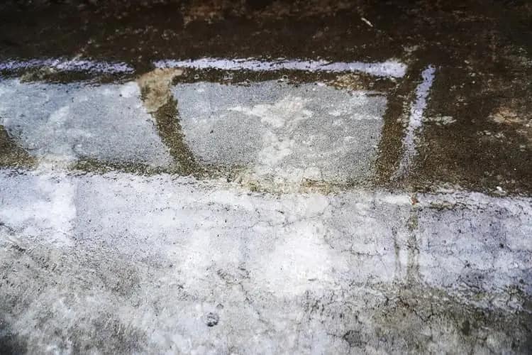 ベランダ・屋上防水工事にかかる費用相場や補助金02|三芳町|防水工事|雨漏り工事|外壁塗装工事|外壁修理工事|屋根塗装工事|外壁工事|屋根工事|CHIKAZAWA|所沢市、狭山市、川越市、東村山市の地域密着型施工会社|外壁工事、屋根工事、塗装工事、雨樋工事、内装工事を中心とした施工が得意な職人集団です!所沢市、狭山市、川越市、東村山市のお客様とお客様の住まいについて一緒に考えるアットホームな施工会社です。