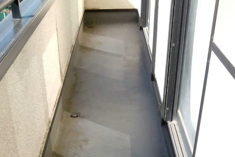 ベランダ・屋上防水工事にかかる費用相場や補助金01|東村山市|東京都|防水工事|雨漏り工事|外壁塗装工事|外壁修理工事|屋根塗装工事|外壁工事|屋根工事|CHIKAZAWA|所沢市、狭山市、川越市、東村山市の地域密着型施工会社|外壁工事、屋根工事、塗装工事、雨樋工事、内装工事を中心とした施工が得意な職人集団です!所沢市、狭山市、川越市、東村山市のお客様とお客様の住まいについて一緒に考えるアットホームな施工会社です。