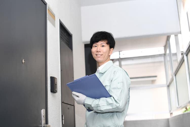 坂戸市|点検訪問詐欺に注意!契約前後の正しい対応と実例で学ぶ回避策01|埼玉県|屋根工事|雨漏り工事|外壁工事|屋根|外壁|CHIKAZAWA|坂戸市、狭山市、川越市、東村山市の地域密着型施工会社|外壁工事、屋根工事、塗装工事、雨樋工事、内装工事を中心とした施工が得意な職人集団です!坂戸市、狭山市、川越市、東村山市のお客様とお客様の住まいについて一緒に考えるアットホームな施工会社です。