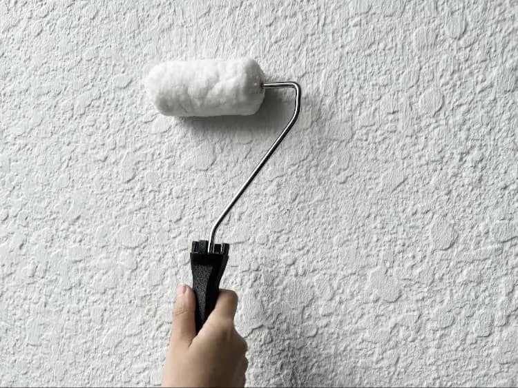 埼玉県所沢市|外壁部分塗装のDIYは可能?業者にかかる部分塗装の費用や、費用を安く抑える方法01|外壁塗装工事|外壁修理工事|屋根塗装工事|外壁工事|屋根工事|CHIKAZAWA|所沢市、狭山市、川越市、東村山市の地域密着型施工会社|外壁工事、屋根工事、塗装工事、雨樋工事、内装工事を中心とした施工が得意な職人集団です!所沢市、狭山市、川越市、東村山市のお客様とお客様の住まいについて一緒に考えるアットホームな施工会社です。