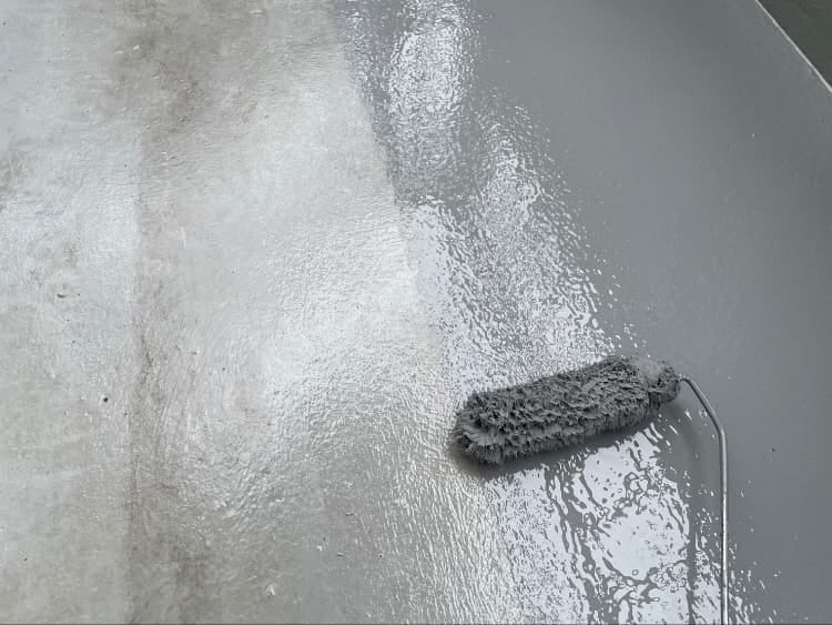 ベランダ・屋上防水工事にかかる費用相場や補助金01|入間市|防水工事|雨漏り工事|外壁塗装工事|外壁修理工事|屋根塗装工事|外壁工事|屋根工事|CHIKAZAWA|所沢市、狭山市、川越市、東村山市の地域密着型施工会社|外壁工事、屋根工事、塗装工事、雨樋工事、内装工事を中心とした施工が得意な職人集団です!所沢市、狭山市、川越市、東村山市のお客様とお客様の住まいについて一緒に考えるアットホームな施工会社です。