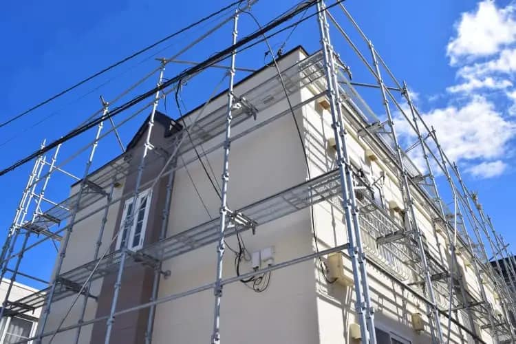 足場組立の事例・足場代無料は存在せず、結局は他の工事に上乗せ・営業の見せ方